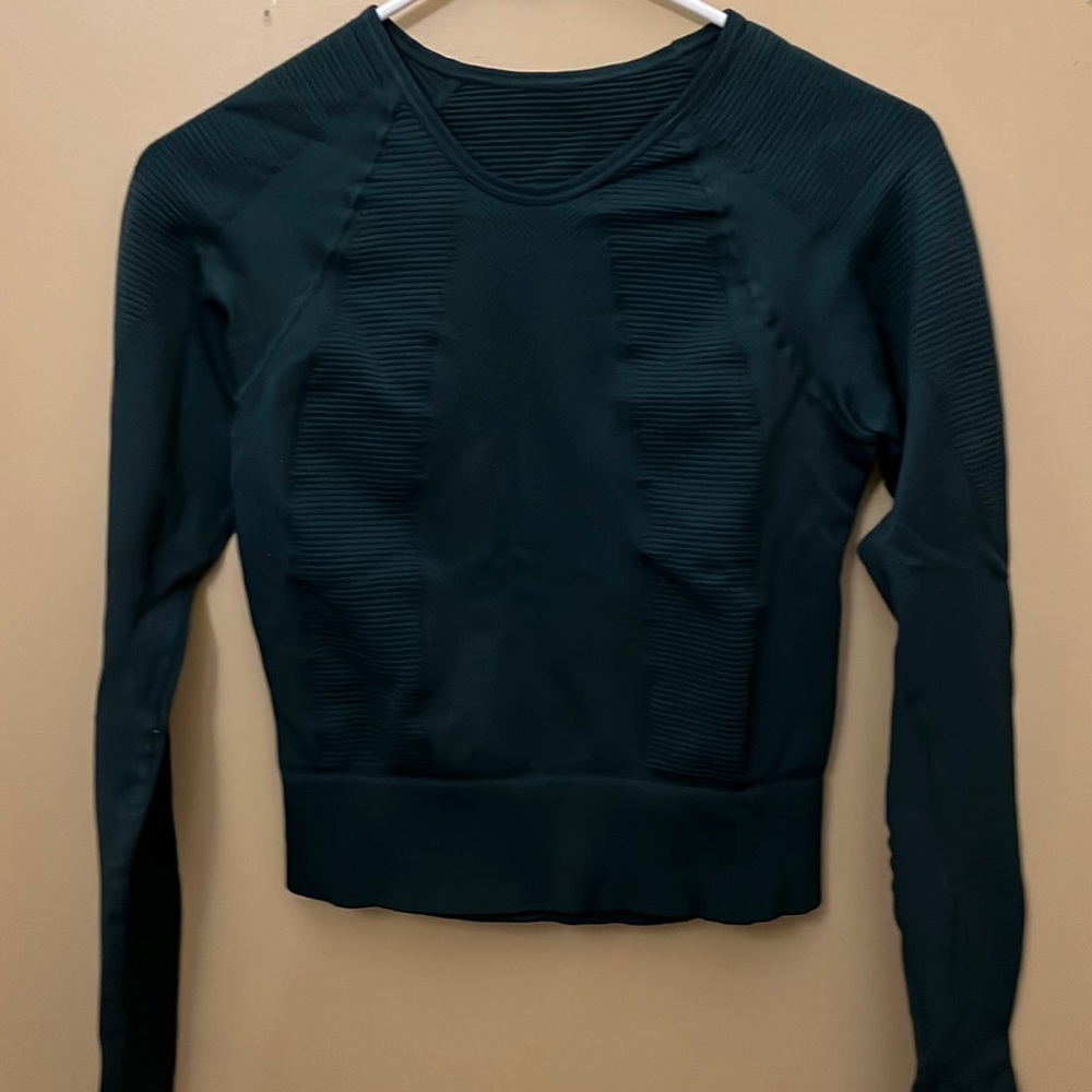 Textured workout long sleeve